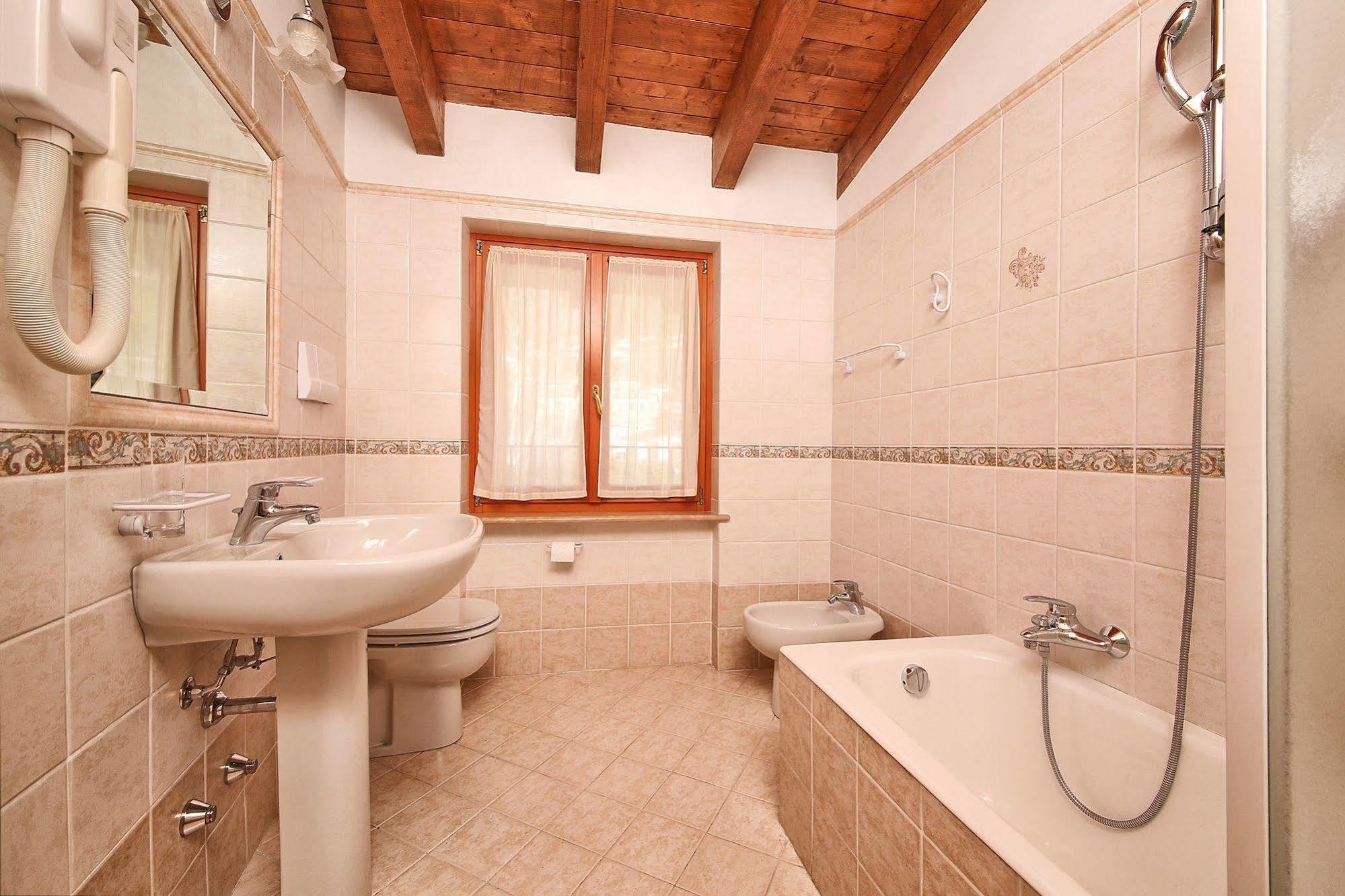 Residence Casa Gardola, Gtsgroup Tignale Esterno foto